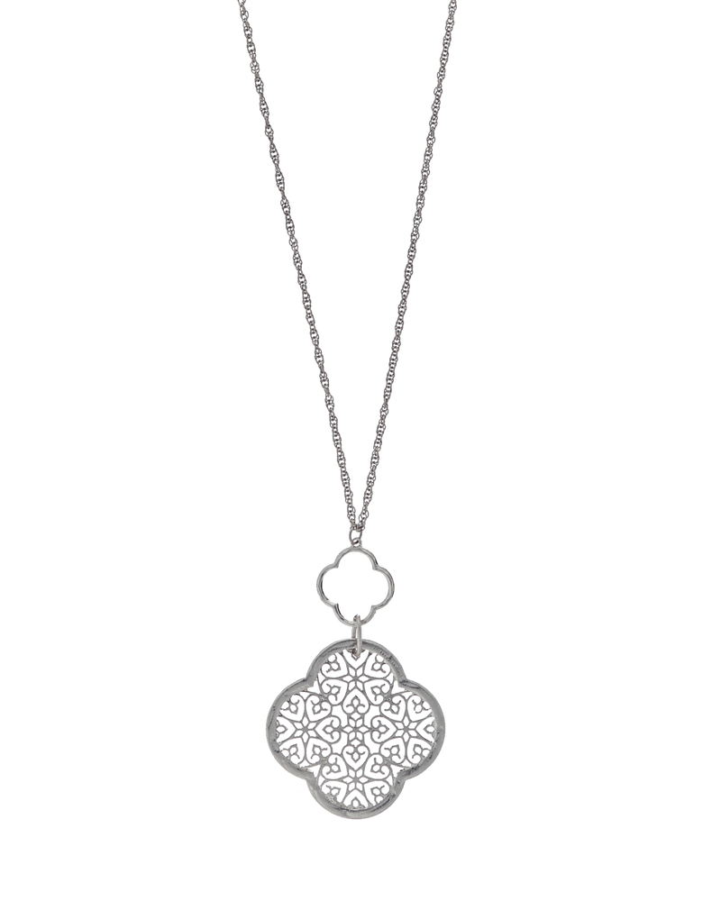 Olivia Clover Pendant Necklace | Silver